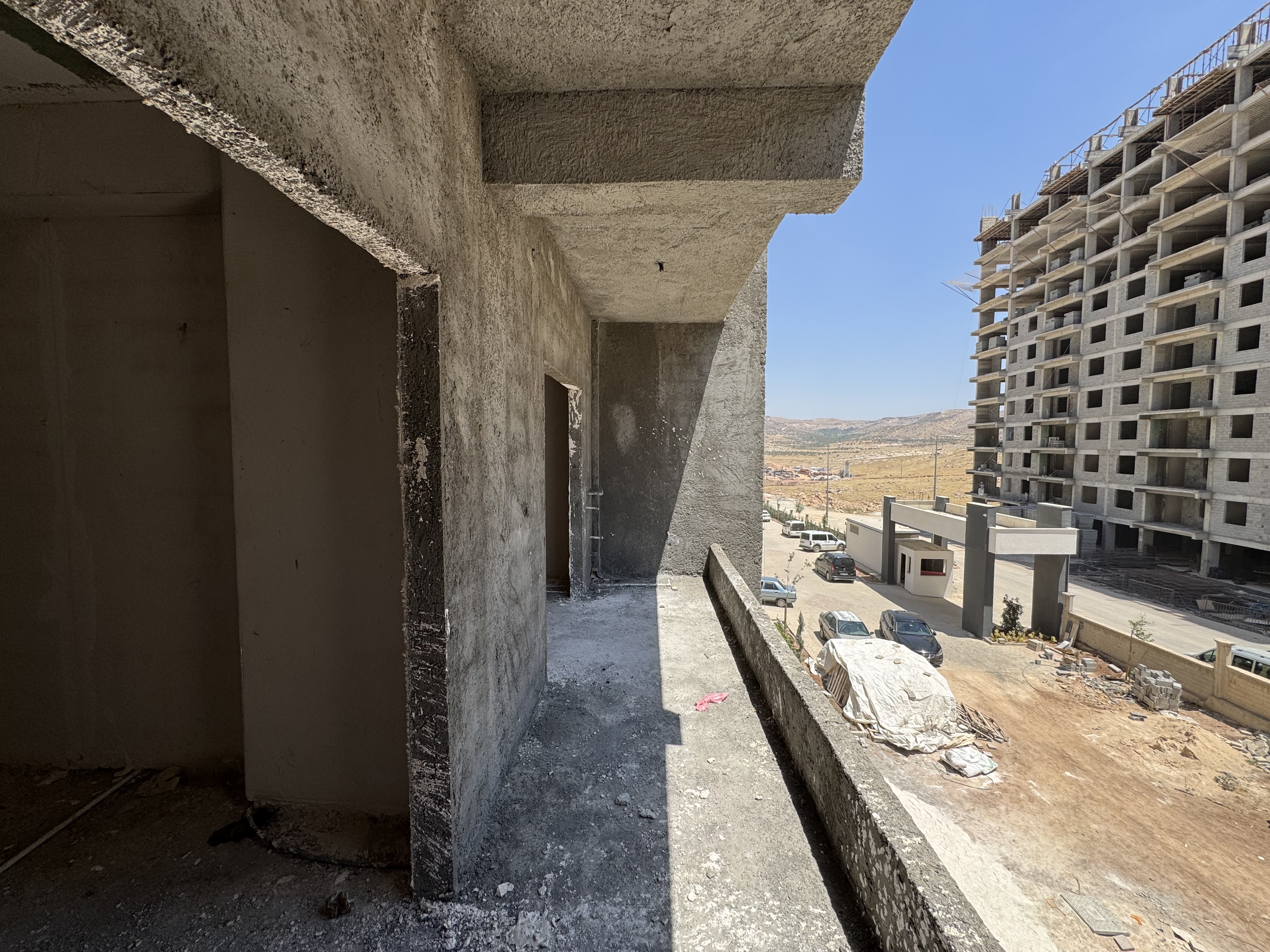 EMLAK 777 DOĞANVADİ SİTESİNDE ARA KAT 2+1 SATILIK DAİRE